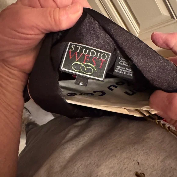 Studio West Button up - Picture 4 of 4